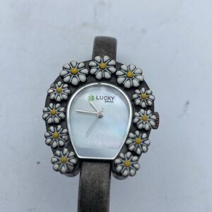Lucky Brand daisy flower horseshoe arch white face wristwatch needs battery
